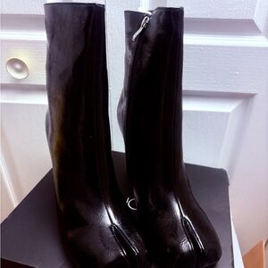 Fashion Nova Glossy Black Ankle Tabi Booties